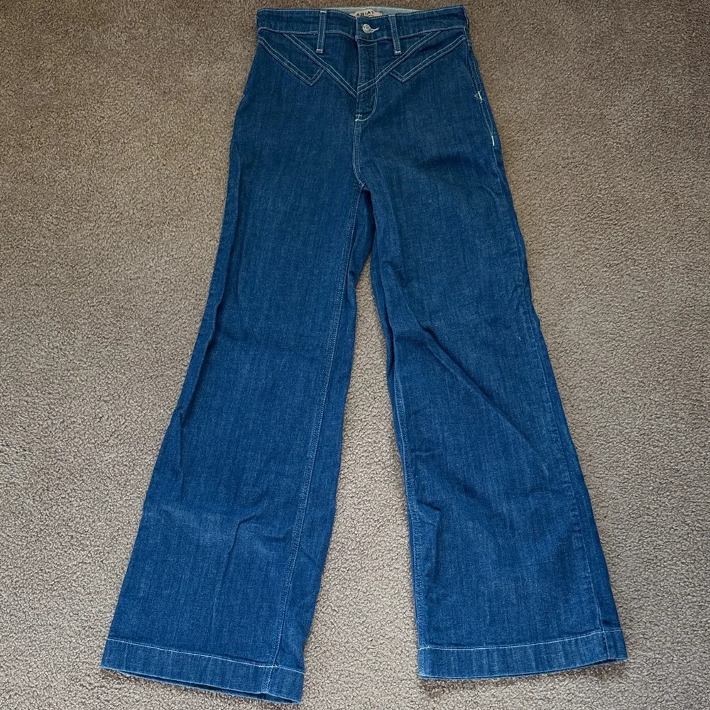 ARIAT WOMEN'S DARK WASH ULTRA HIGH RISE WESTIE YOKE WIDE LEG STRETCH DENIM JEANS - Picture 2 of 5